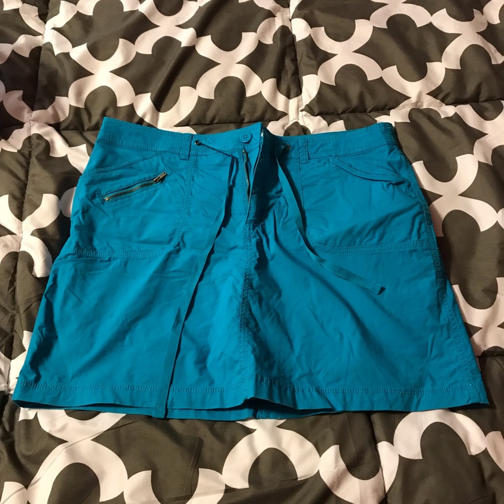 Skort- size 12 White Stag